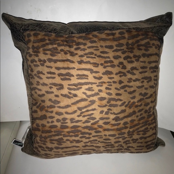 New Reversible Newport Pillow Pattern “Congo” USA